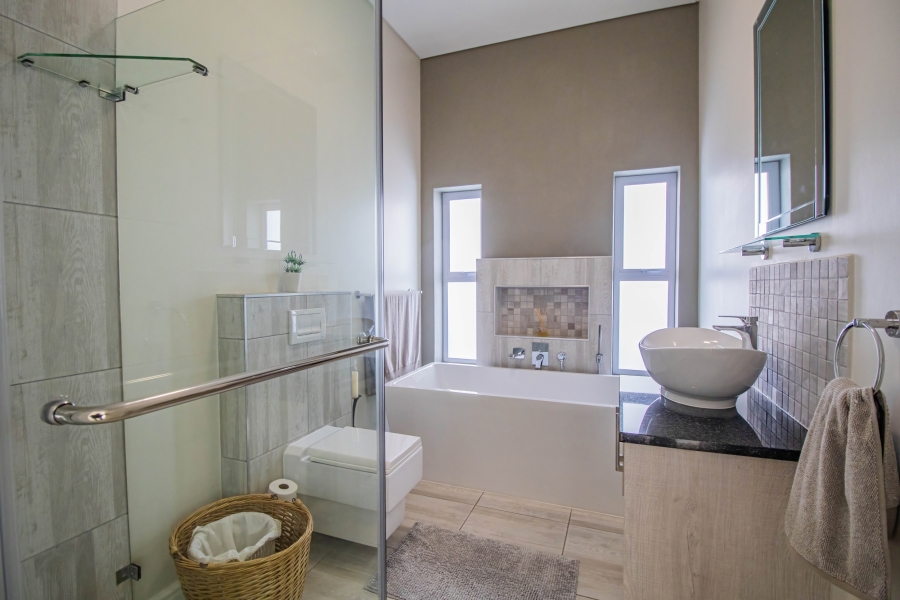 3 Bedroom Property for Sale in Pearl Bay Western Cape
